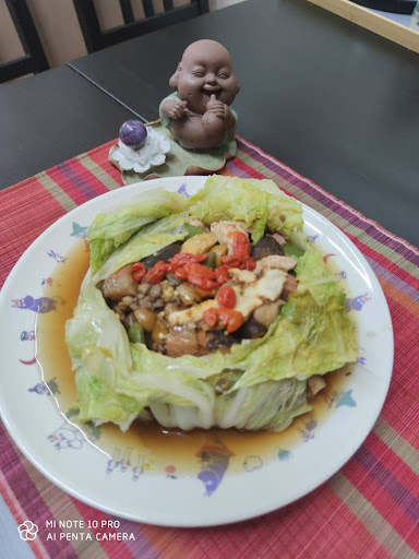 Braised Cabbage with Vegetarian Shrimp and Assorted Vegetables